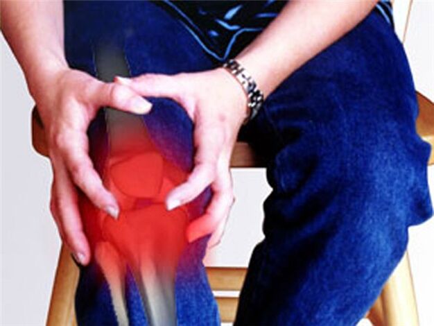 Pain in the knee joint caused by a pathological process