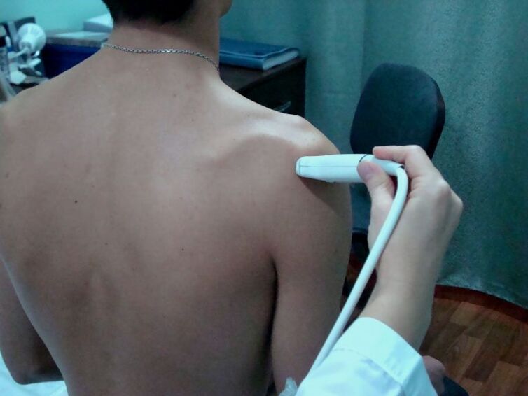 Modern physiotherapy will help to cope with the symptoms of shoulder osteoarthritis in the early stages