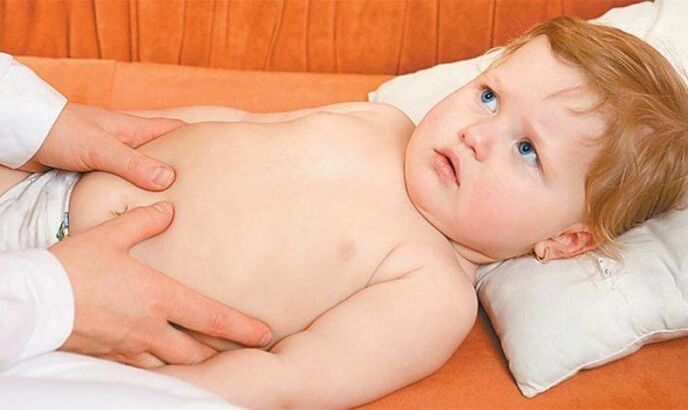 The child is worried about pain in the hip joint caused by epiphysiolysis